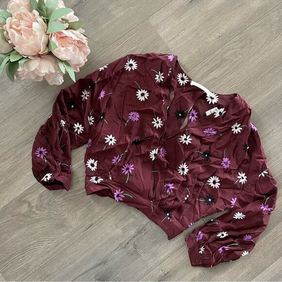 New Revolve  ASTR the Label Jaise Merlot Floral Tie Back Wrap Cropped Top - Picture 3 of 7